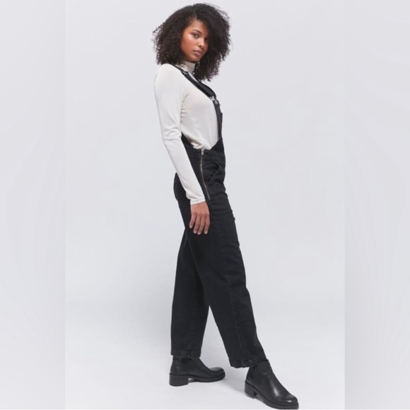 Levi's High Waist Straight Leg Black Overalls Size 30 - Picture 2 of 13